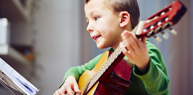 Gitarre lernen für Kinder Ludwigsburg Musikbox